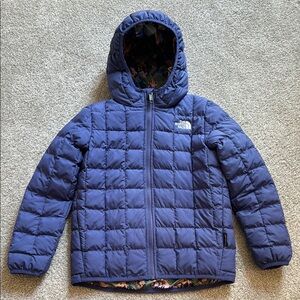Kids North Face reversible puffer size7